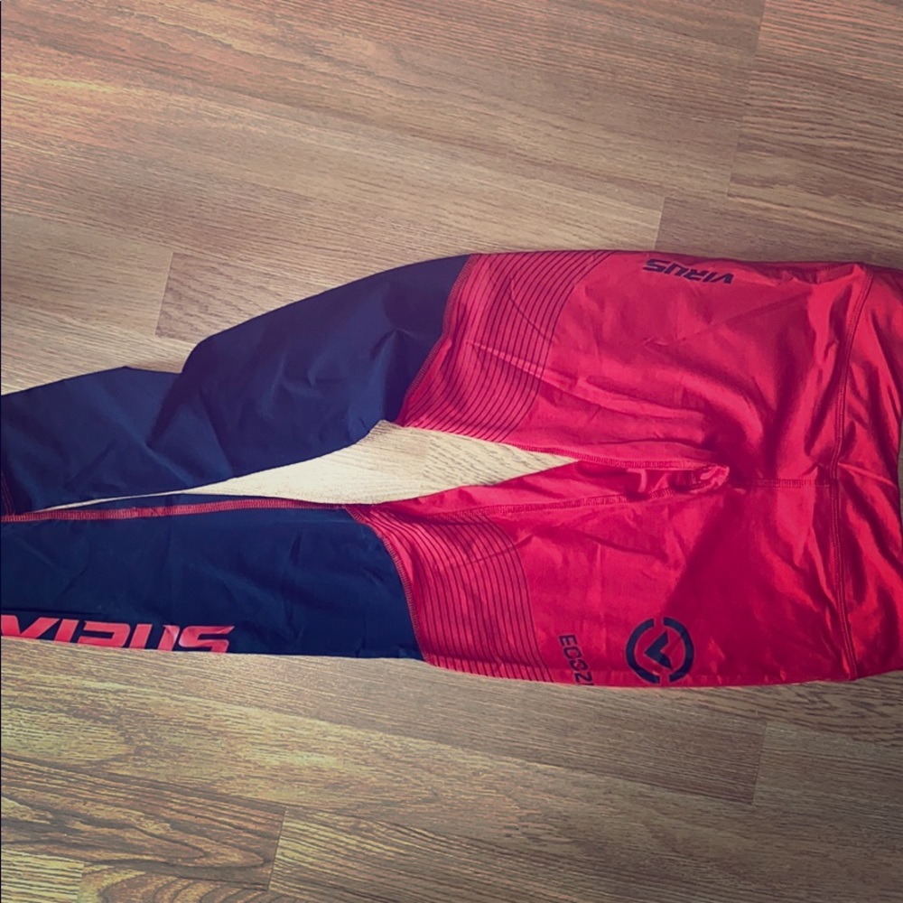 Virus Action Sport Performance Leggings